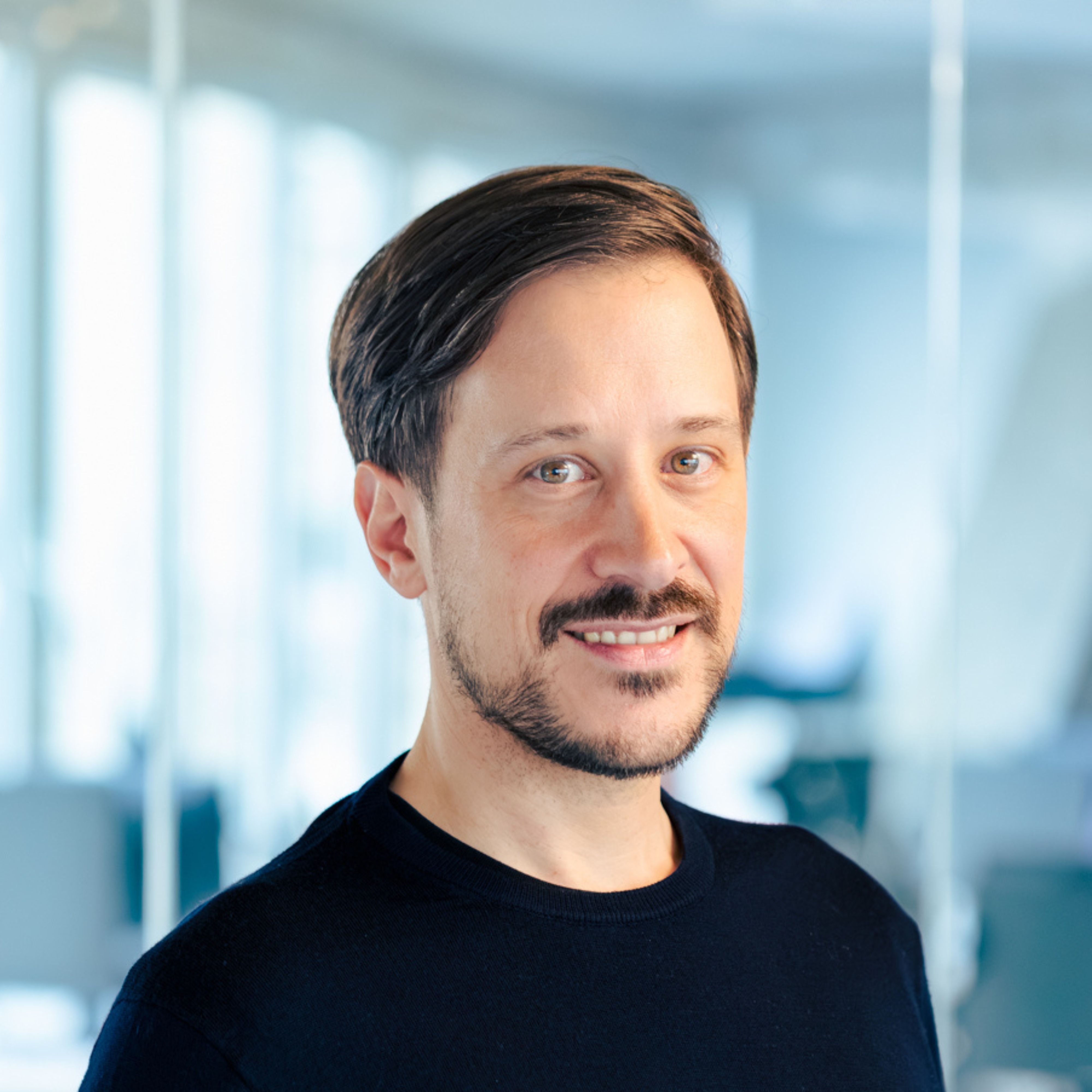 Portraitfoto von Niko Felger, Head of Engineering – Technologie beim DigitalService