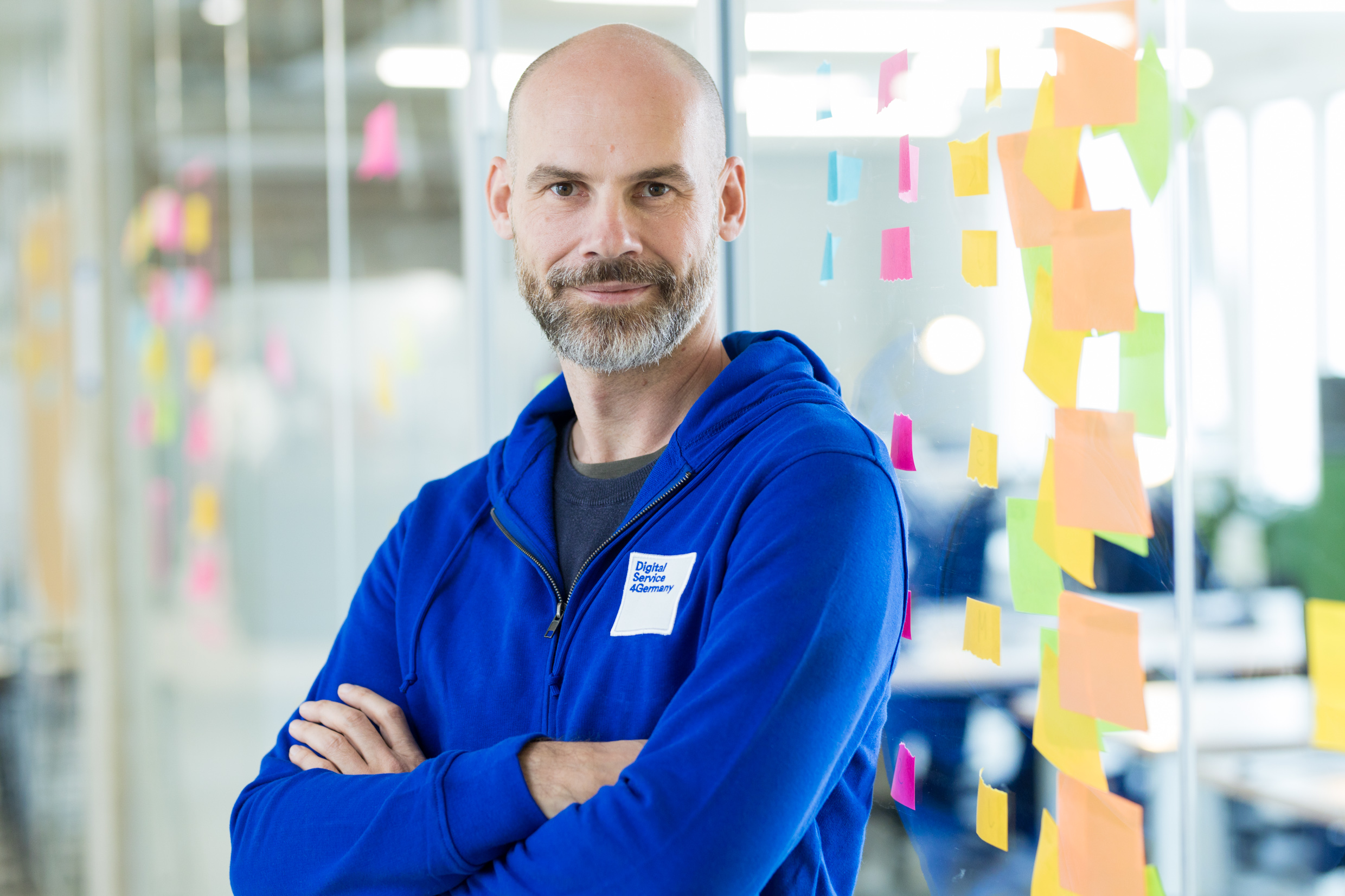 A portrait photo of Philipp Möser in the DigitalService office