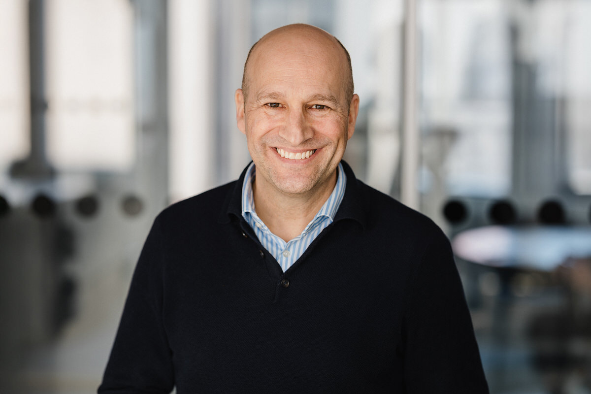 Porträtbild von Sebastian Gradinger