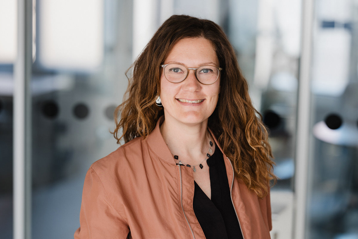 Porträtbild von Anne Rattey