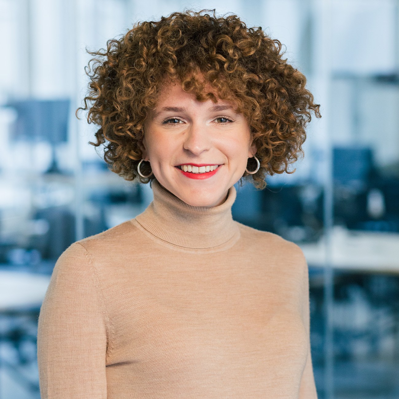 Porträtfoto von Anne-Marie Pellegrin, Communications Managerin beim DigitalService