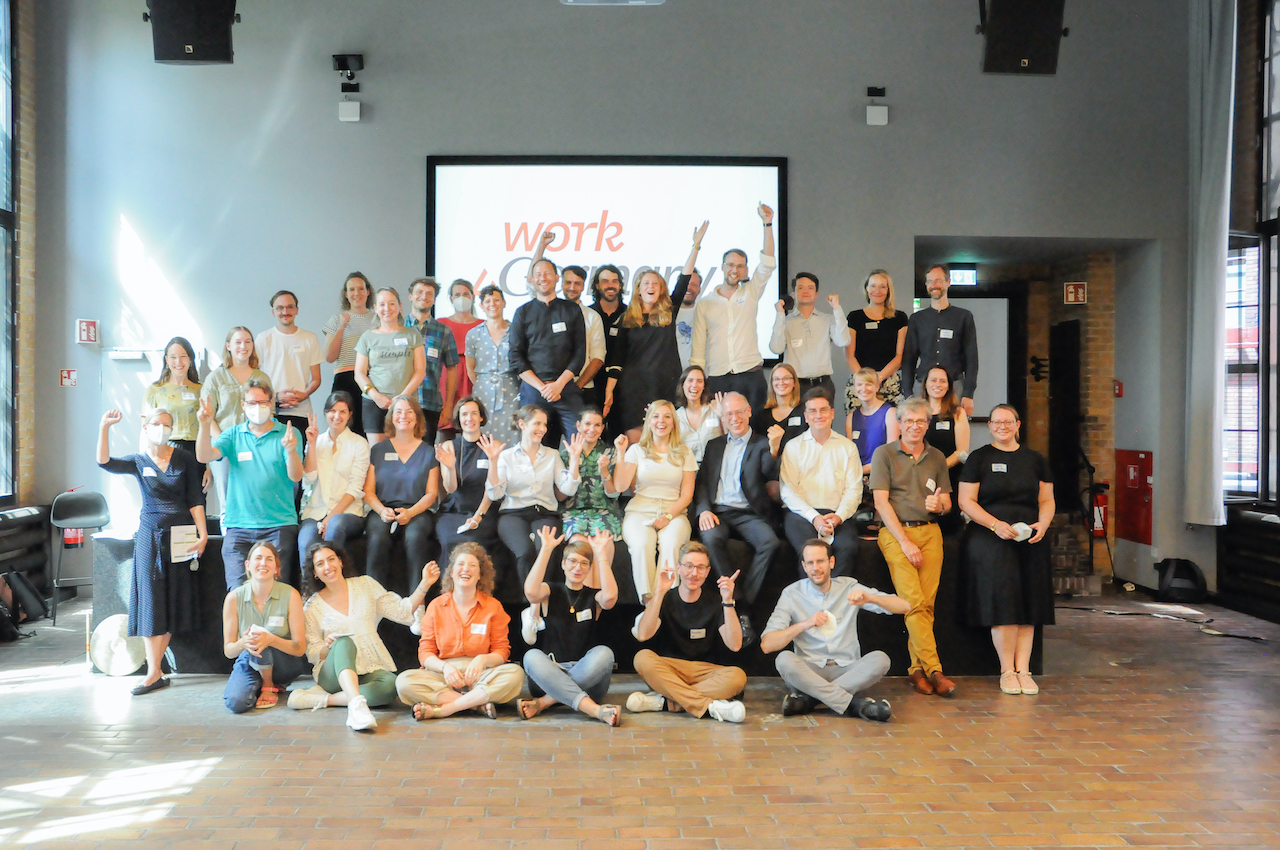 Gruppenfoto am Start des 2. Work4Germany Jahrgangs im Mai 2021.